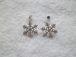 Xmas In July!! 1&quot; Silver Glitter Snowflake Post Earrings Stud Reduced!! - £2.27 GBP