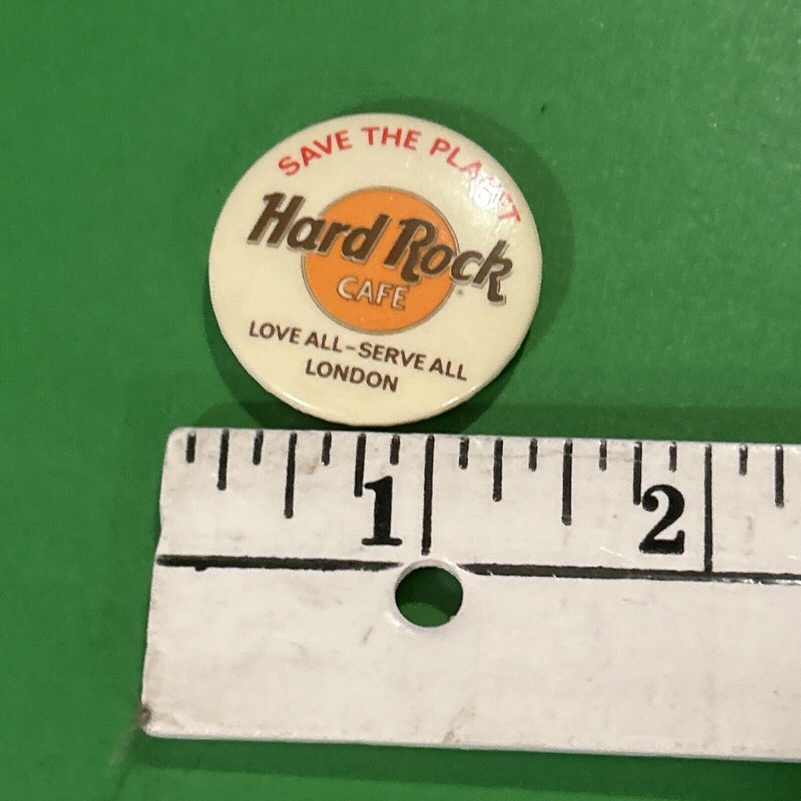Hard Rock Cafe London Restaurant Pin Classic Vintage Pinback Item image 3