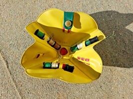 Vintage 1950s Girl Scouts Green Yellow Vinyl Flower Folding Sewing Kit USA - £7.85 GBP