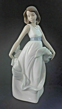 Nao By Lladro Young Woman #1343 10.75” Euc - £62.27 GBP