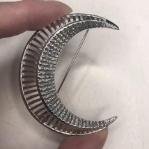 Vintage Sarah Coventry Silver Tone Crescent Moon Shaped Brooch - £7.55 GBP