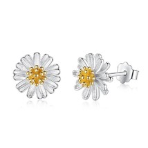 Daisy Flower Stud Earrings Genuine Sterling Silver 925 With Gold Plating Ladies - £13.74 GBP