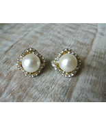 Gold Tone 13mm White Pearl with Crystal Rhinestone Clip On Earrings - £6.76 GBP