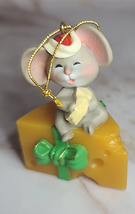 Hallmark Ornament Mouse on Cheese Keepsake 1983 - £5.95 GBP