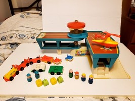 Vintage Fisher Price Airport 996 Little People Play Family - Almost Complete - £77.32 GBP