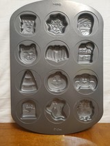 Wilton Halloween Mini Cake Cookie Pan Sheet 12 Non Stick Ghost Dracula Bat - $127.98 MXN