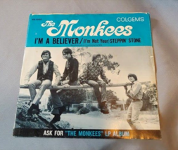 The Monkees I&#39;m A Believer Steppin Stone 45 rpm Record and Picture Sleeve VG+ - £14.17 GBP