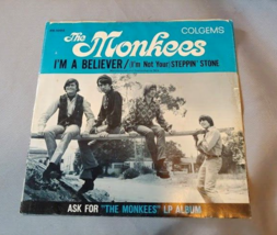 The Monkees I&#39;m A Believer Steppin Stone 45 rpm Record and Picture Sleev... - £13.29 GBP