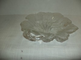 Vintage 70s Clear Indiana Glass Pebble Leaf Dish Open Handle Candy Desse... - $185.90 MXN