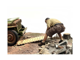 &quot;4X4 Mechanic&quot; Figure 2 with Board Accessory for 1/18 Scale Models by American D - £16.11 GBP