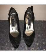 Stuart Weitzman Black Embroidered Satin Bow Pump, Style# W7165, Size 9b - $99.00