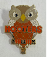 HOOTERS RESTAURANT HOOTIE THE OWL SITTING ON BRANCH LAPEL PIN - SUPER RARE! - £56.36 GBP