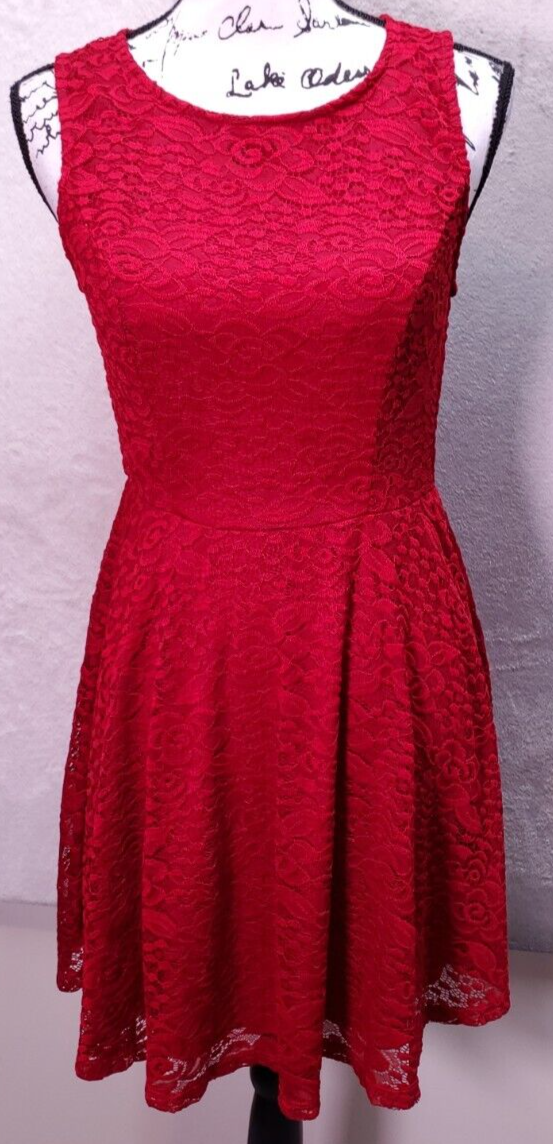 City Triangles Mini Dress Womens Medium Red Lace Floral Nylon Lined Keyh... - $23.69