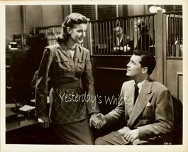 Lois Maxwell Gordon MacRae BIG Punch VINTAGE PHOTO - $9.99