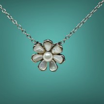 sterling silver mother of pearl flower necklace 18” - £48.61 GBP