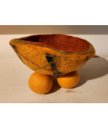 VINTAGE THICK WOOL FELTED YELLOW/GREEN/ORANGE ART BOWL 7&quot; X 5&quot; - $27.08 CAD