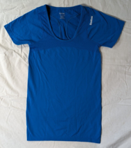 Reebok Size Xs Blue Active Wear Play Dry Women&#39;s Exercise Short Sleeve Shirt - £12.48 GBP