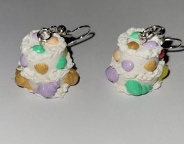 Sea Shell Cake Earrings Silver Wire Decorated Shells Layer Cake - £7.25 GBP