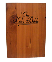 Vintage 1974 Holy Bible Memorial Edition Concordance Zippered with Cedar Box - £11.10 GBP