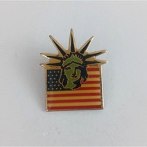 Vintage 1983 USA Flag With Statue Of Liberty Head Lapel Hat Pin - $157.74 MXN