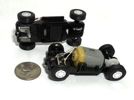 2pc Unused Vintage 1999 ARTIN 1/43 Scale SLOT CAR CHASSIS Lit Lighted NOS - $14.99