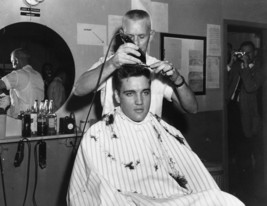 ELVIS PRESLEY 8X10 PHOTO MUSIC POP ROCK &amp; ROLL IN PICTURE ARMY HAIR CUT - £3.78 GBP