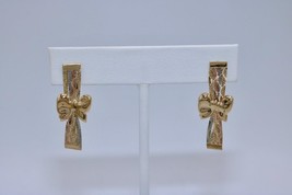 14K Tri Color Gold Bow Design Herringbone Dangle Earrings 1&quot; Drop 2.8 gr - £170.53 GBP