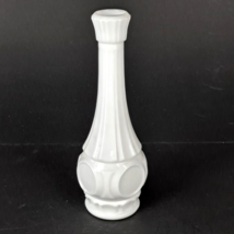 Vintage Wheaton Eagle Medallion Vase 9 In 4-SIDED Milk Glass Fluted - £11.84 GBP