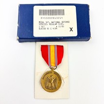 Vintage 11/1991 National Defense Service Metal and Ribbon Pin Set - £14.94 GBP