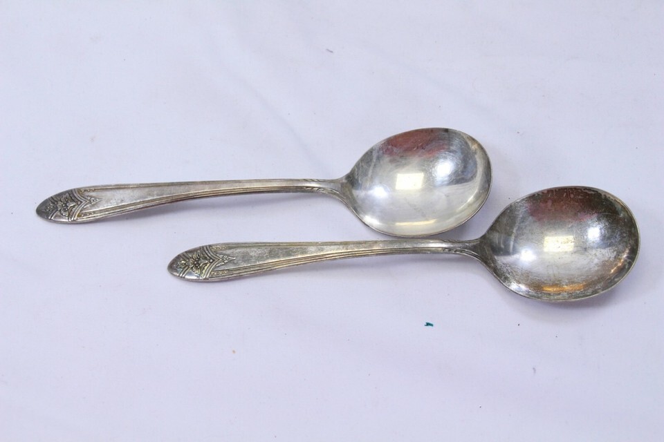 Wm A Rogers A1 Plus Oneida Silverplate  Lot of 13  Spoons Forks Knives Item image 6