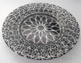 SYDENSTRICKER Fused Handcrafted Black Petals Daisy Flowers Round Glass Display P - £50.27 GBP