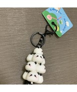 Panda character heap key chain - $377.85 MXN