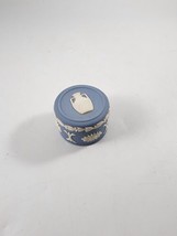 Vintage Blue Wedgwood Jasper ware Trinket Pill Box 1-1/4&quot; tall 1-3/4&#39;&#39; wide - £15.57 GBP