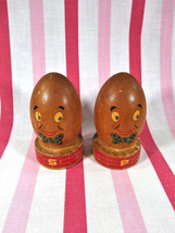 Sweet Anthropomorphic Humpty Dumpty Wooden Salt Lake Souvenir Salt &amp; Pepper Set - £9.63 GBP
