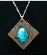 GREEN FOIL GLASS Vintage NECKLACE Cab on Wood Pendant Silvertone Chain  ... - £13.36 GBP