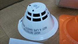 EST EDWARDS SIGA-HFS INTELLIGENT HEAT DETECTOR / FIXED 135 F. / NO MOUNT... - $10.59