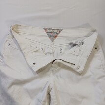 Levis Jeans Women's Cotton White Denim Mid-Rise Cropped Jeans Size 8 (32×19) image 6