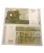 2004 Madagascar 200 Ariary Banknote UNC - $3.46 CAD