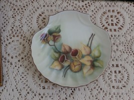 Vintage Chestnut Handpainted Shell Dish Nut or Candy, Chestnuts, Leaves - £12.69 GBP