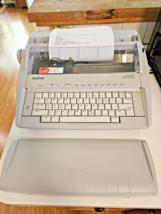 Brother Correctronic GX-6750 Portable Electronic Typewriter  Daisywheel - $128.69