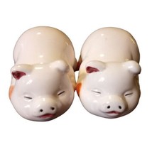 Vintage Ceramic White Pink Pigs Laying Down Salt &amp; Pepper Shakers Set 3.... - $9.46