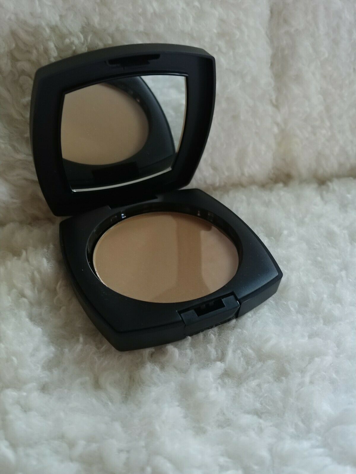 Arbonne Sheer Pressed Powder Mirrored Compact MEDIUM**NEW**FAST SHIPPING - $72.90