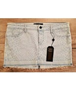 GUESS Women&#39;s Rad Wash Mini Denim Jean Skirt Blue ( 31 ) - $1,252.45 MXN