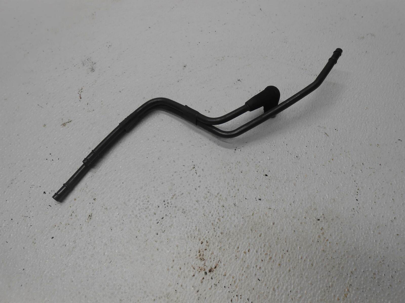 2004 jeep Grand Cherokee Air Hose Vent Tube - $28.00
