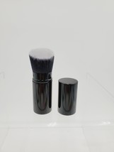 Laura Geller Retractable Angled Kabuki Makeup Brush - $202.78 MXN