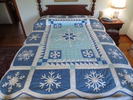 HAND QUILTED Blue &amp; White SNOWFLAKE PATCHWORK Cotton QUILT - 66&quot; x 86&quot; - $39.00