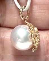 Magnificent 9.0mm Round Edison Natural White High Quality Cultured Pearl Pendant - £63.23 GBP