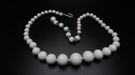 Antique Japanese Graduated White Glass Bead Necklace 15.25&quot; - £30.70 GBP