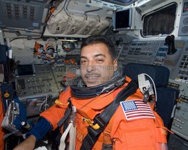 Jose Hernandez First Mexican Astronaut In Discovery Flight Deck 8X10 Photo - £8.72 GBP