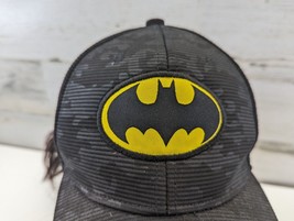 BATMAN Ball Cap Black Gray Yellow Emblem Hat Size M 57CM Cotton Flexband - $16.43